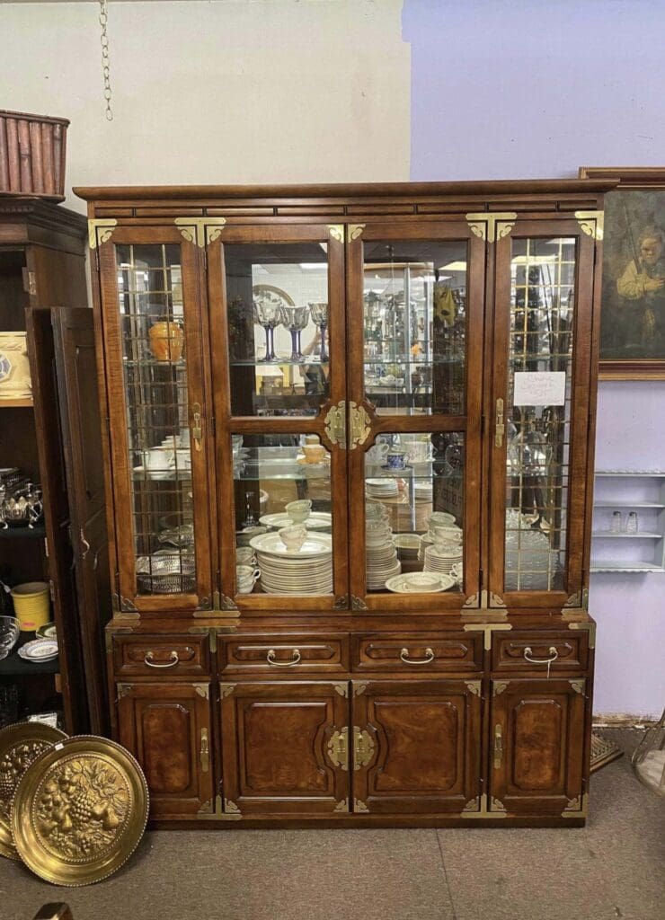 Vintage Bernhardt china cabinet 