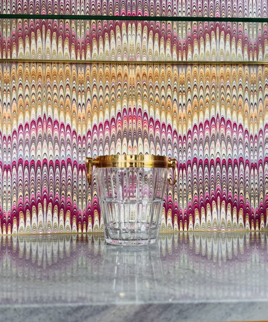 Susi Bellamy wallpaper in Dahlia Plumes